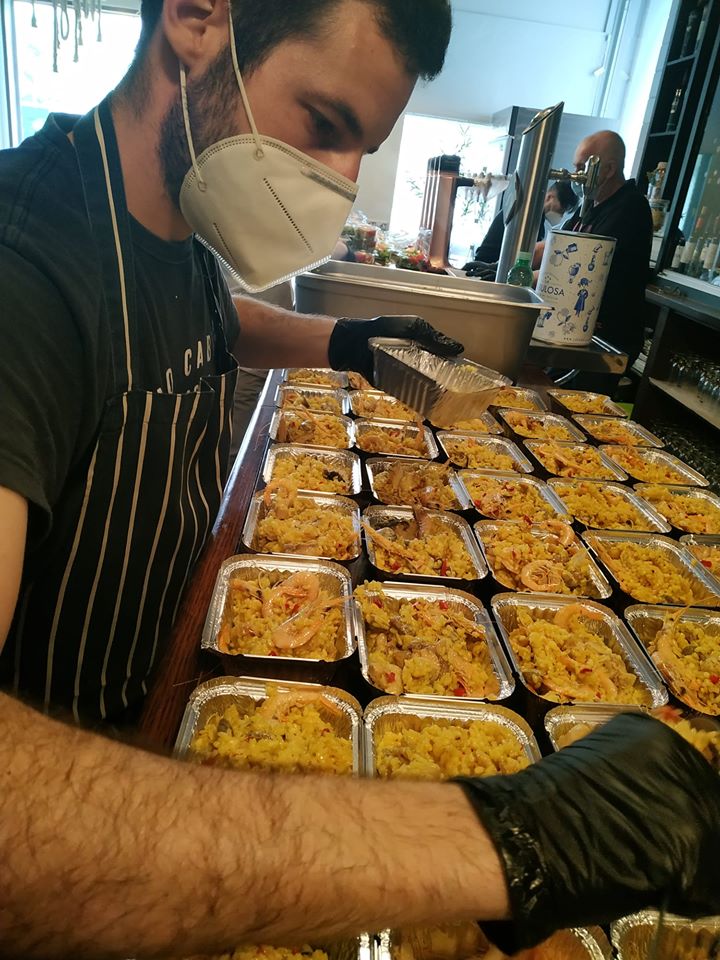 mimenucaceres's tweet photo. Cerramos la tercera semana con un viernes de mucho trabajo y anunciamos que la semana que viene aumentaremos el servicio, alcanzando los 300 hogares gracias a la apertura de una nueva cocina #mimenú en las instalaciones del Catering San Jorge. ¡Muchas gracias por sumar! https://t.co/aJJsf6txnF