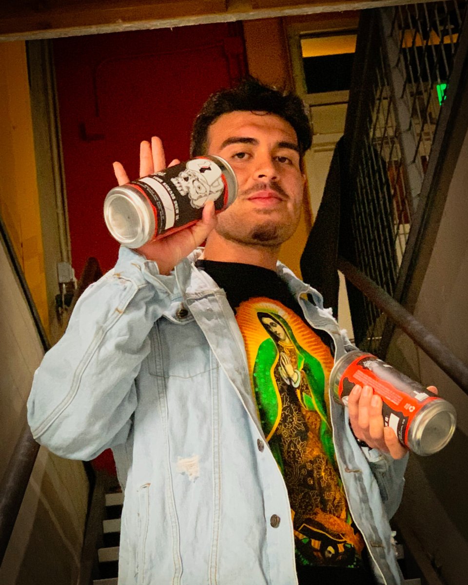 Ray has his 2 crowlers and just needs a 6 pack to get take advantage of our deal today!

2 Crowlers AND a 6 pack for $25.50!  

#choosewisely #weekend #friyay #supportlocal #togo #brightoniscoolerthanyouthinkitis