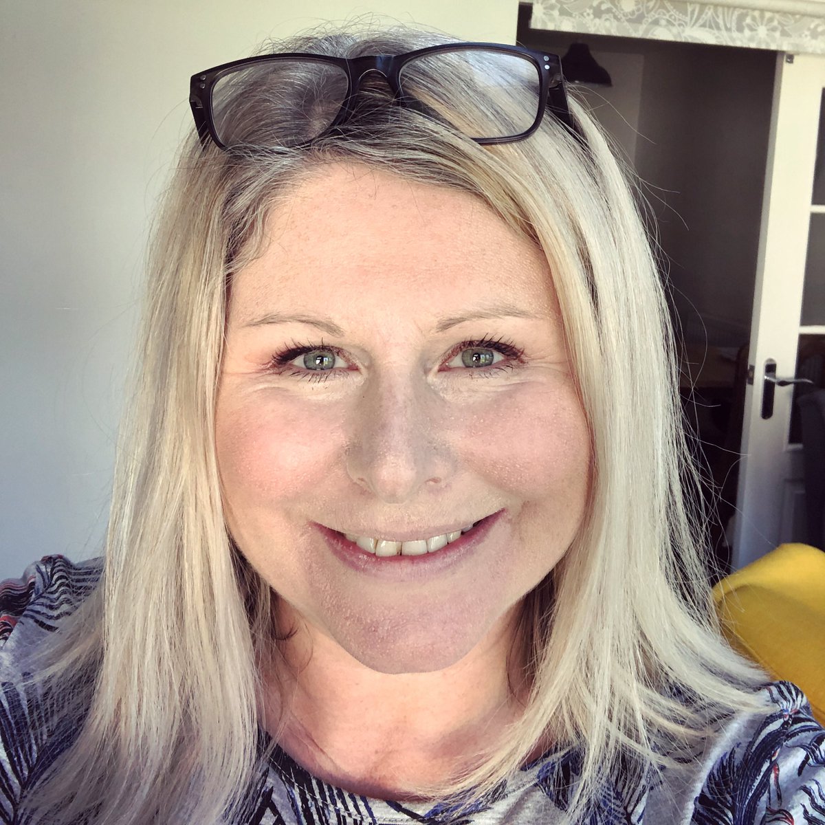 SonSwaby's tweet photo. Online Zoom Hypnotherapy Sessions are proving a great success. Why not join me on Sunday for a free livestream ? Online one to one therapy is #fantastic #reducingstress  #MentalHealthMatters . Fully qualified. Enhanced DBS can see any ages . info@soniaswabyhypnotherapy.co.uk https://t.co/fFcKwanaR1