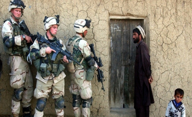 wie_news's tweet photo. ABD'nin Afganistan'dan çekilmesiyle Taliban'ın tekrar güçlendiği şu günlerde, bizi pandemi sonrasındaki günler için uyaran @GulcinSimsek_ serinin 2. bölümünde 11 Eylül döneminden, Trump'ın Afganistan politikasına kadar derin bir analiz gerçekleştiriyor: https://t.co/9YgR45zmU5 https://t.co/9fBGDks105