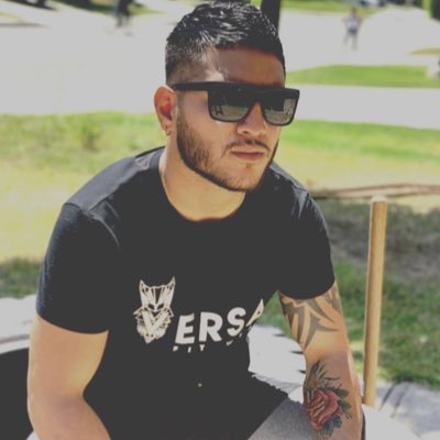JairoIncreible's tweet photo. RT for a chance to get a free Dri Fit as seen in the picture. Perfect to work out in fellas & ladies it makes a perfect gift for your boo! IJS. Be sure & follow @VersaFitWear on IG #NewProfilePic https://t.co/vEpoMQHvLK