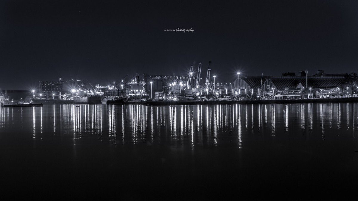 NirdevUdith's tweet photo. Black & White, captured in the morning ... not at night ๐
#iamuphotography #durban #hullets #citylights https://t.co/IfzNeKPwkx