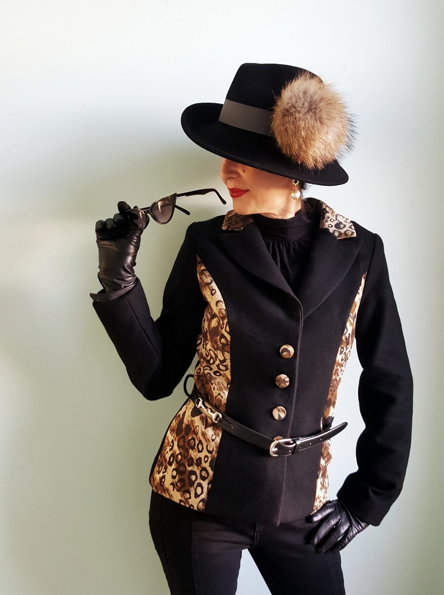 ZorikaZr's tweet photo. Just two these wool & cashmere #jackets with animal print corduroy side panels/collar/buttons, with black leather #snafflebit detail left. One size UK 10 one size UK 12.Only 10 made, so something you won't see everywhere! #1950s retro style sunglasses also in stock Β£20 inc p&p UK https://t.co/cE7oVJXk5V