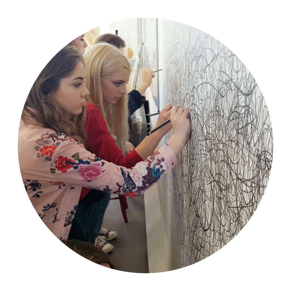 natsatclub's tweet photo. If you’re looking for a creative challenge this weekend then why not take part in our one line drawing project!🖊️
Follow in the footsteps of one-line artists such as #Picasso and #Differantly and capture the true essence of your subject in just one line! https://t.co/fWkdQ88FAe https://t.co/JN4pzhEHpM