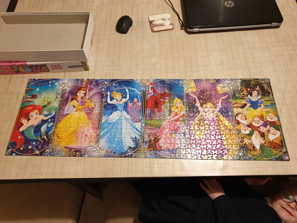 v_wheelhouse's tweet photo. I've done all the puzzles in my house but I helped my youngest start and finish her puzzle (I got the boring 'sorting' job!) #FBA6thformstayathomechallenge https://t.co/ODpgH1DnVp