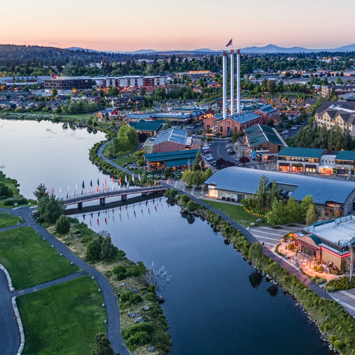 Faceout Books tweet media