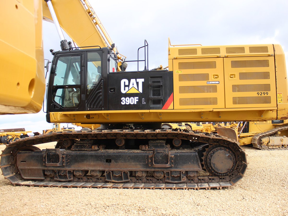 JJScheckel's tweet photo. Just in! 2016 CAT 390FL, $580,000. 6,500 hours, Reputation 1 owner unit, original paint, 18’ Stick, Quick Coupler, 66” Bucket. Excellent condition. Rent / Lease or Buy. Call Josh at 563-872-4112.

#excavator #cat390 #caterpillar #constructionequipment #dirtwork #heavyequipment https://t.co/rG4lWPe96Z