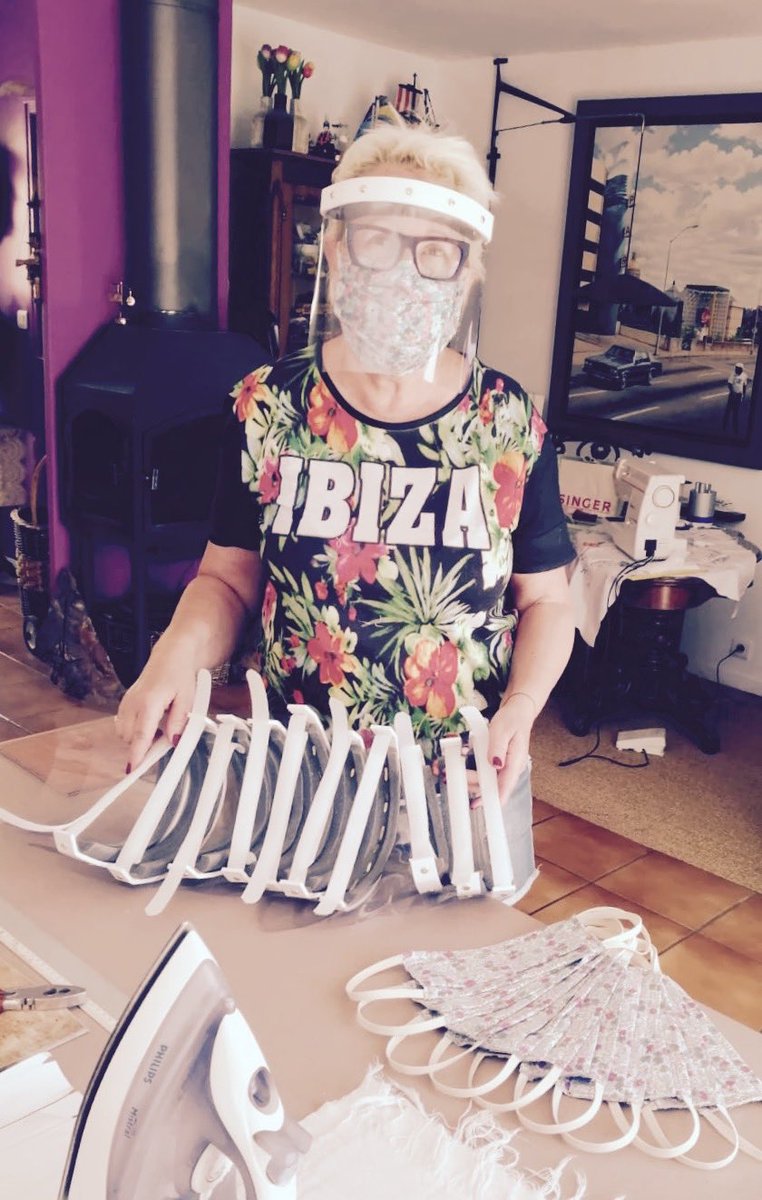 CgennaroSaint's tweet photo. Notre objectif : vous protéger.
1er bilan de nos opérations, depuis début avril :
👉 "des masques en tissu pour les Unionais"
👉 "des visières pour nos commerçants" 
plus de 700 masques et près de 300 visières distribuées !
Merci à toutes celles et ceux qui ont relevé ce défi 🙏 https://t.co/RbRdZ8lP9Z