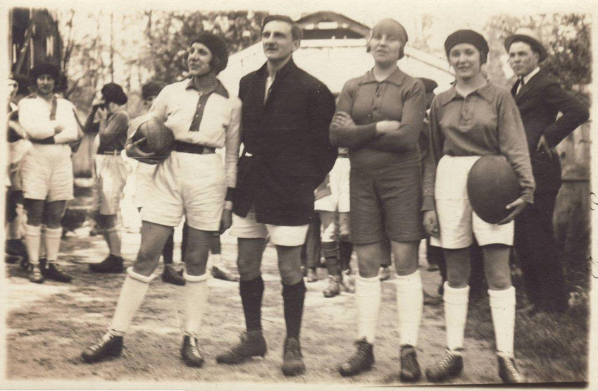 ScrumQueens's tweet photo. Part one of our promised "Pioneers of Women's Rugby" feature. We've decided to split our original article into two and today @LydzFursey looks at some of the women who seized the ball and ran with it before the modern game began in the 1960s. https://t.co/bjRjQqfYym https://t.co/Bf26XC4K9w