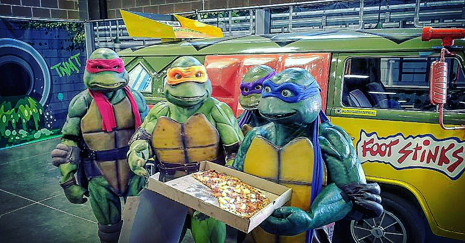 tmntvan's tweet photo. Its #NationalPizzaPartyDay what kind of pizza will you be eating today?
@wasummercon
#Tmnt #TeenageMutantNinjaTurtles #NinjaTurtles #TmntVan #PartyWagon #TurtleVan #TeamEastman #ComicCon #Cosplay #TmntCosplay #Vw #VwLife #VwStyle #Kombie #VwBus #VwBusLife #WaSummercon #pizza🍕 https://t.co/Yi3L3HZATc