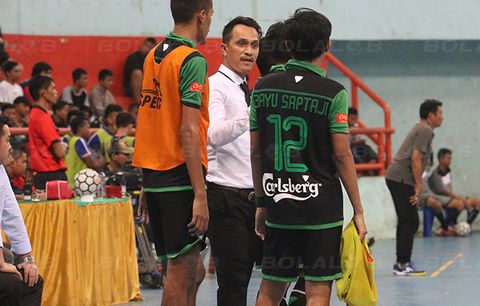 BREAKING: Kabar Duka, Pelatih Kepala Vamos Mataram Meninggal Dunia
bolalob.com/read/137546/ka…