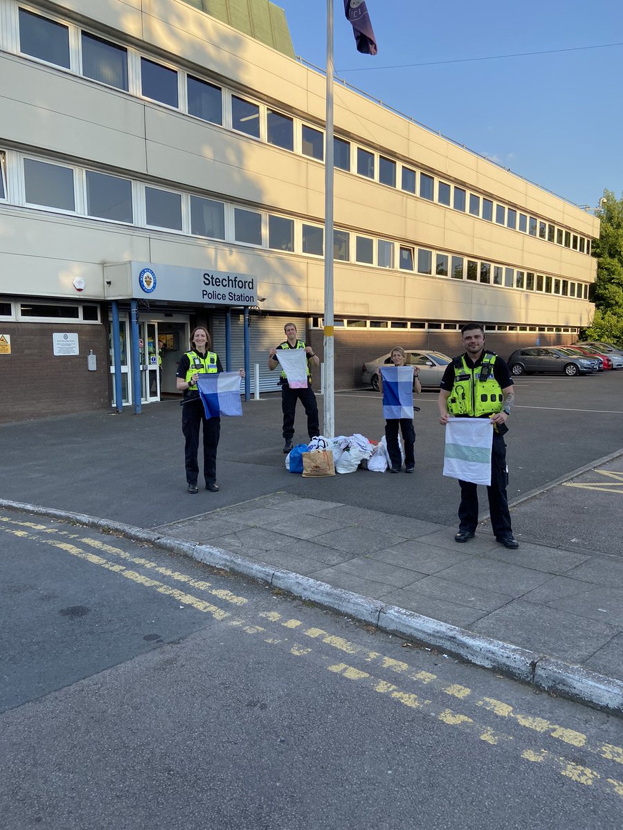 Hollie Wiltshire (@holliedolly3) on Twitter photo 1200 washable fabric bags given in 2 days to <a href="/WMPolice/">West Midlands Police</a> to keep our wonderful Police Officers safe made by the wonderful public @nhsbagsnbands and organised by Midwives <a href="/uhbtrust/">University Hospitals Birmingham</a> so proud to be a big part of this xx πππ€©π§΅ππ» 1200 washable fabric bags given in 2 days to <a href="/WMPolice/">West Midlands Police</a> to keep our wonderful Police Officers safe made by the wonderful public @nhsbagsnbands and organised by Midwives <a href="/uhbtrust/">University Hospitals Birmingham</a> so proud to be a big part of this xx πππ€©π§΅ππ»