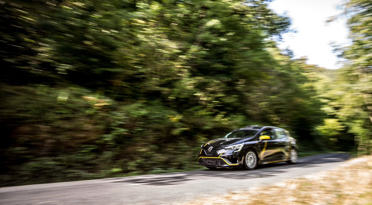RenaultSeries's tweet image. The Clio Trophy France has amended its calendar and will now feature in the five remaining rounds of the FFSA French Tarmac Rally Championship.
Find out more about the 2020 Clio Trophy France season 👉 renaultsport.com/-clio-rally-25…
