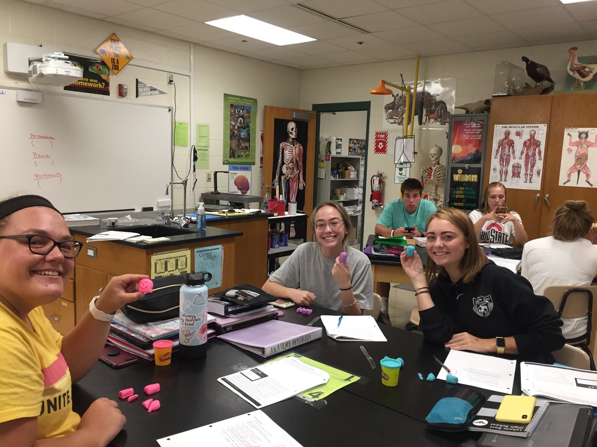 Julie Deak tweet media