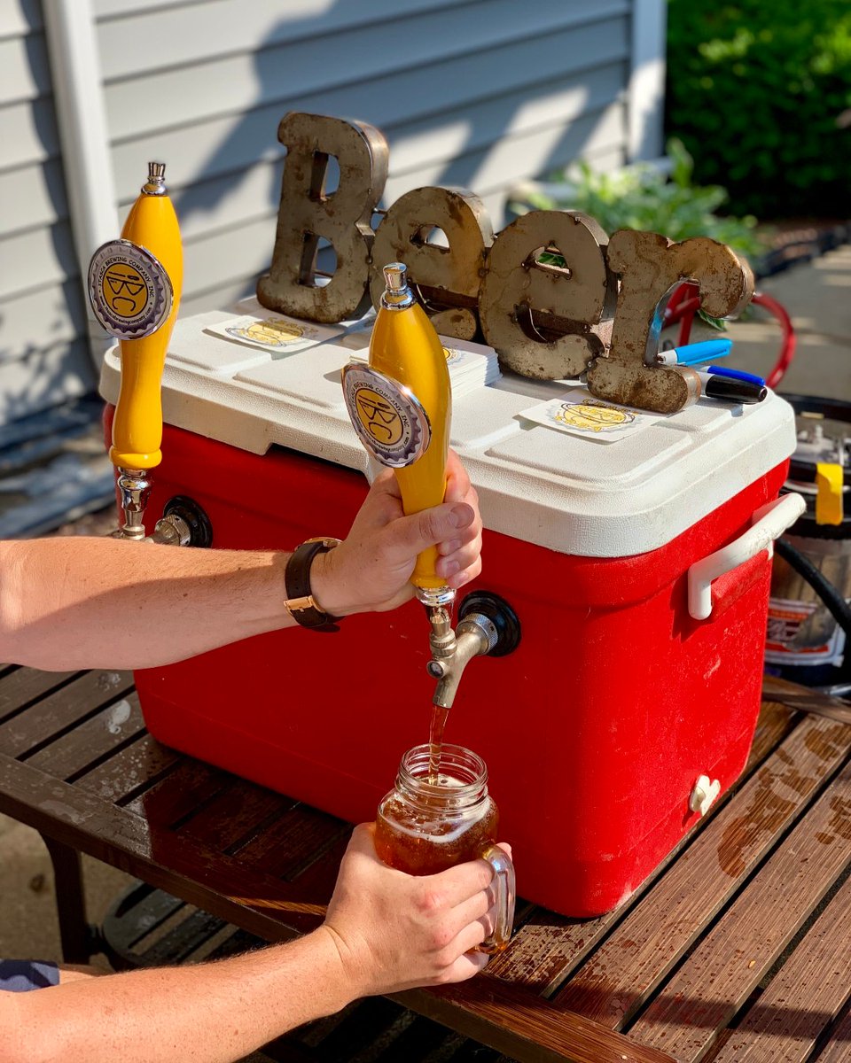 ItascaBrewing's tweet photo. Ready for the weekend. ✅ Stop in tonight between 5-7pm to pick up your crowlers for the weekend! Just text 630-589-9802 with your name and order. You can find our menu on our Facebook and Instagram stories. DM us with questions!
.
.
.
#IBC #itascabrewingcompany #craftbeer https://t.co/NuPAIRqXFB
