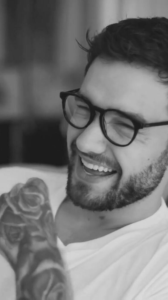  @LiamPayne with glasses. ~ a very much needed thread ~