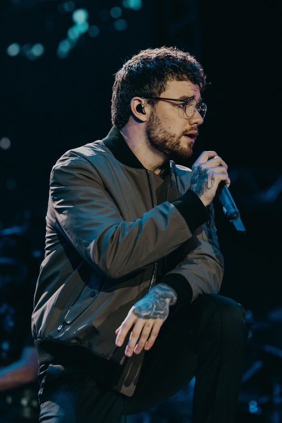  @LiamPayne with glasses. ~ a very much needed thread ~