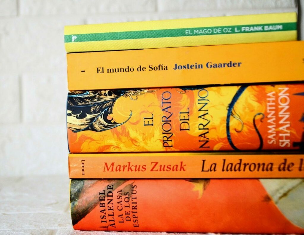 «Adquirir el hábito de la lectura es construirse un refugio contra casi todas las miserias de la vida.» (William S. Maugham).
.
#libros #lectores #books #bookish #bookstagram #bookstagramchile #bookworm #books #booklover