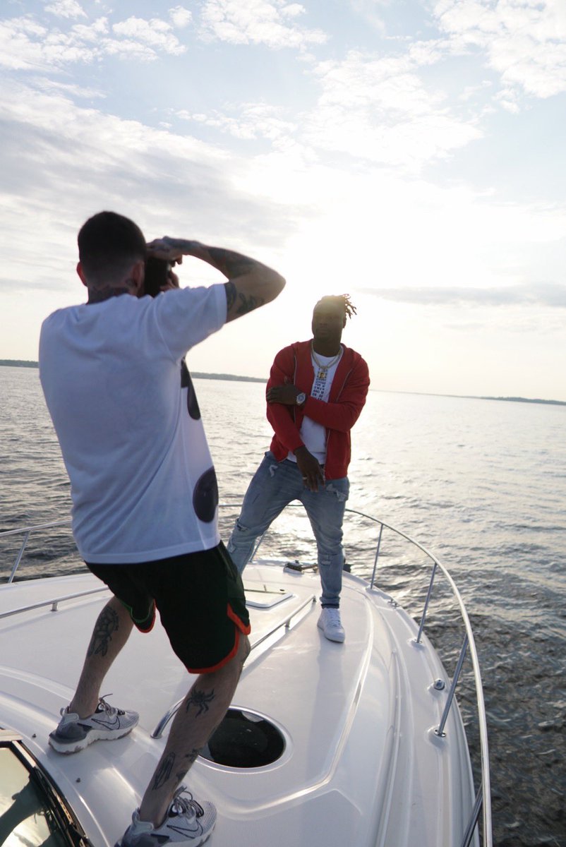 nckfrmptn's tweet photo. my life can be pretty cool sometimes - @vslsbynck 📷:@JaredSoriano_ https://t.co/VxNaxF2mVy