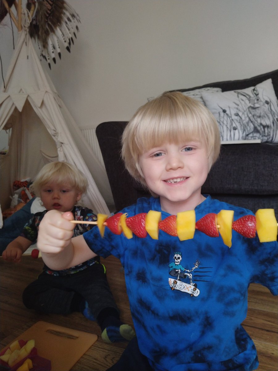 sezzacrezza's tweet photo. Aaron has a new lockdown hairdo! And making patterns with our fruit kebabs! 🌈🌈🌈 https://t.co/Tm5XSA2A5N