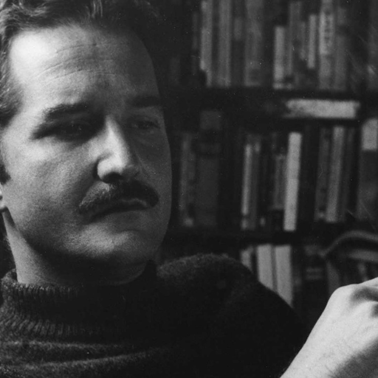 artkeepersmx's tweet photo. #CarlosFuentes (1928-2012) hoy conmemoramos su 8.º aniversario luctuoso. Exponente del boom latinoamericano en nuestro país. Autor de La región más transparente (1958), Aura (1962), entre otros más. Un homenaje al gran narrador mexicano. #QuedateEnCasa #keepathome https://t.co/tLB2S6e5w8