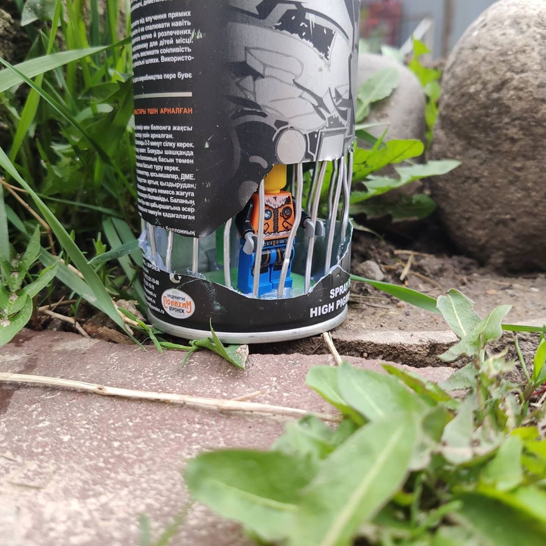 Duvar yoksa boya kutusu var