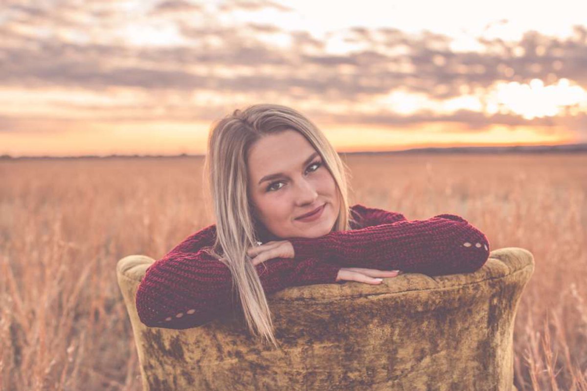 DeweyYearbook's tweet photo. Congratulations @ADDYEPPERSON! While you were only on staff for one year, I am grateful fo the opportunity to get to know you. You have a brilliant future ahead! Good luck at OSU! ❤️ https://t.co/wwPbmOrwZ3