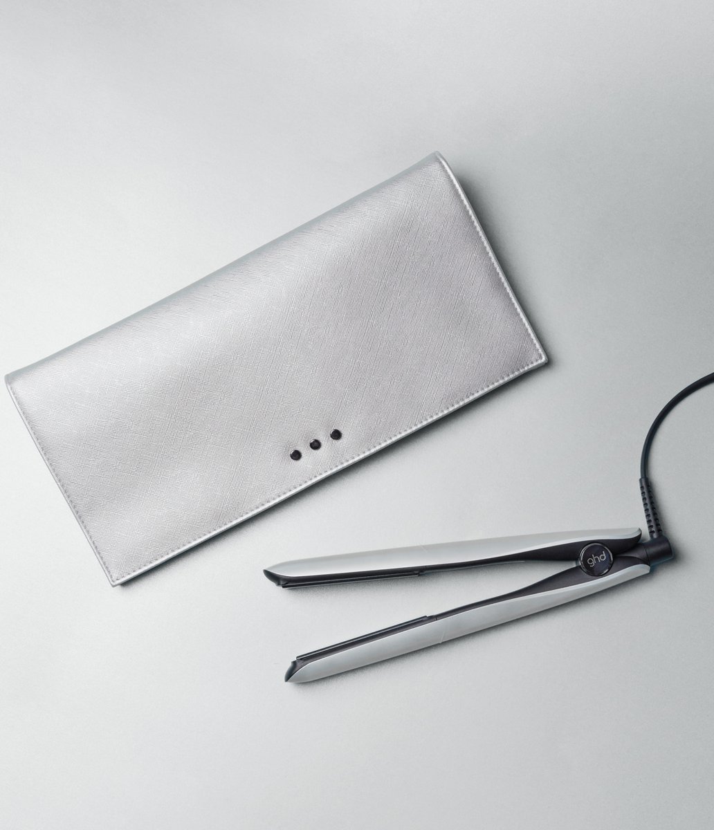 ghd's tweet photo. OUT OF THIS WORLD ๐ซ๐๐ช our limited edition moon silver styler comes with a matching roll bag. Youโre welcome ๐
Shop the collection ๐ https://t.co/A1c7WUFtC9
#inthistogether #staysafe #ghdupbeat #queenofthebeat #moonsilver #hairtools https://t.co/yHBqYtm8B3