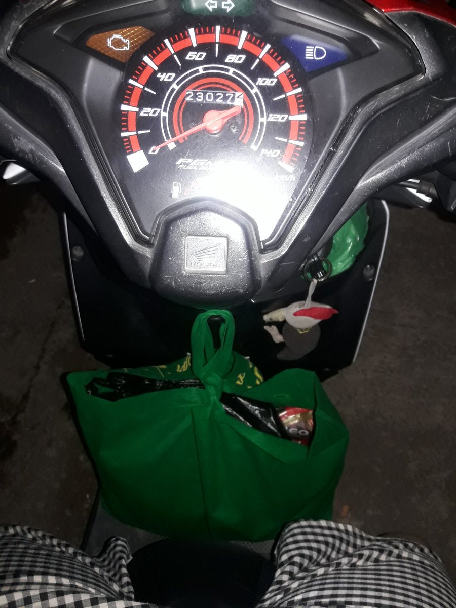 EndahSitiJubae1's tweet photo. Ayo buat kalian yg butuh jasa pengiriman/pembelian barang,makanan untuk daerah Dago dan sekitarnya silahkan DM aja ya #ButuhDriverBandung 
@GojekOnTwitt @GrabOnTwitt @YoGojekYo @driver_Bdg @zimbabwedriver @BrioBiruPlatDe @reddishaine https://t.co/tKzoRCjdS9
