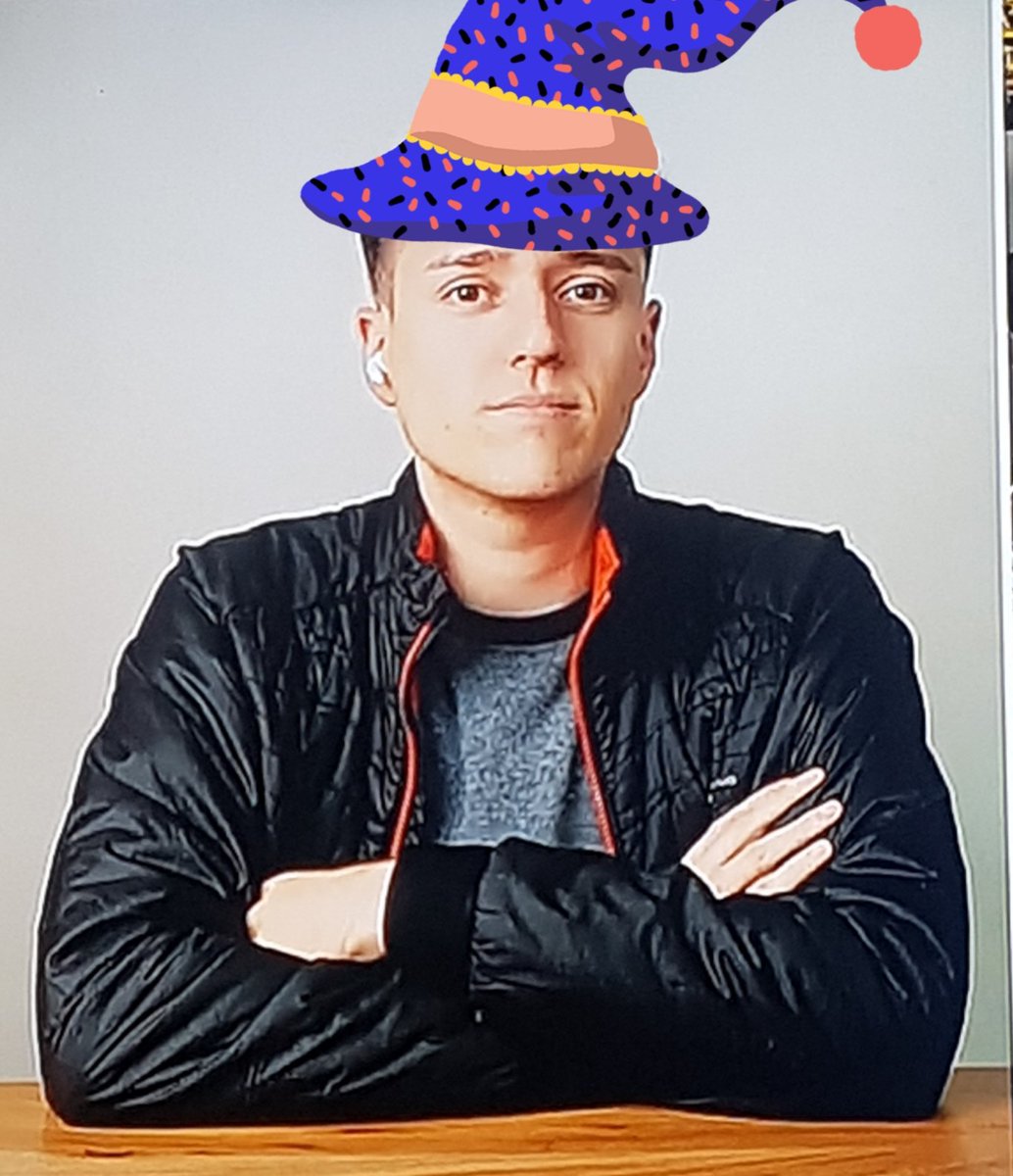 hamlynkiewicz's tweet photo. @SupraPixel @nicolasfischman espero que elijas con sabiduría cuáles usar en éstos próximos 15 días!!!😂😅😂😅 #supracortedepelo #suprapixel #supradudas #supragorra https://t.co/wsW8FiBoxc
