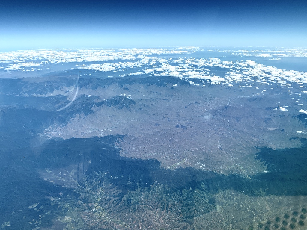 zepyaf's tweet photo. 4) Le survol du nord de Madagascar 🇲🇬 c’est splendide !
Coucou @S_Shimisoldier 

#AF645 #PilotLife https://t.co/MXC93fQuKz