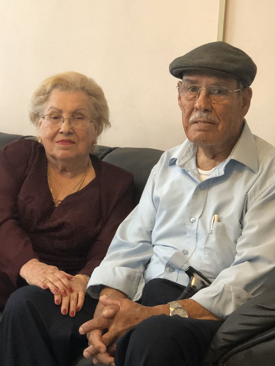 MinervaCR1's tweet photo. Me siento sumamente orgullosa de mis padres Profra. Bertha Rodríguez y Profr. Francisco Castillo y reconociéndolos a ellos, felicito a todos los Maestros en su día. Gracias por contribuir a la grandeza de México. https://t.co/hTModqf1rh