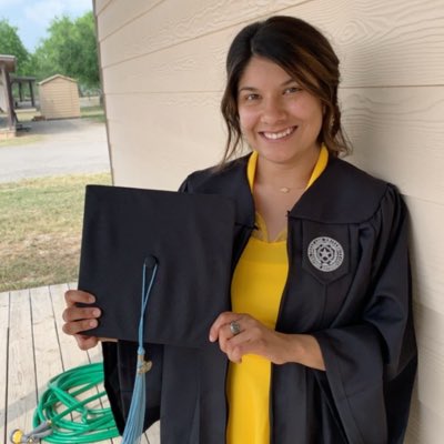 renaencl1's tweet photo. Finally done with this BS (Bachelors of Science) Lets celebrate! TAMUSA graduate class of 2020 π©π»βπ #JagGrad2020
#NewProfilePic https://t.co/4O3okt7gty