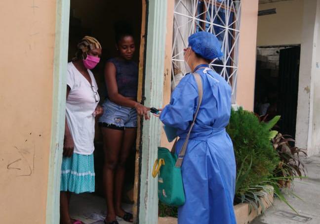 Salud_Guayas's tweet photo. Profesionales del Distrito 09D02 visitan y brindan salud integral a grupos vulnerables de #IslaTrinitaria y #Manglar. #ActivadosPorLaSalud  #QuédateEnCasa https://t.co/VNx6ye7vMu