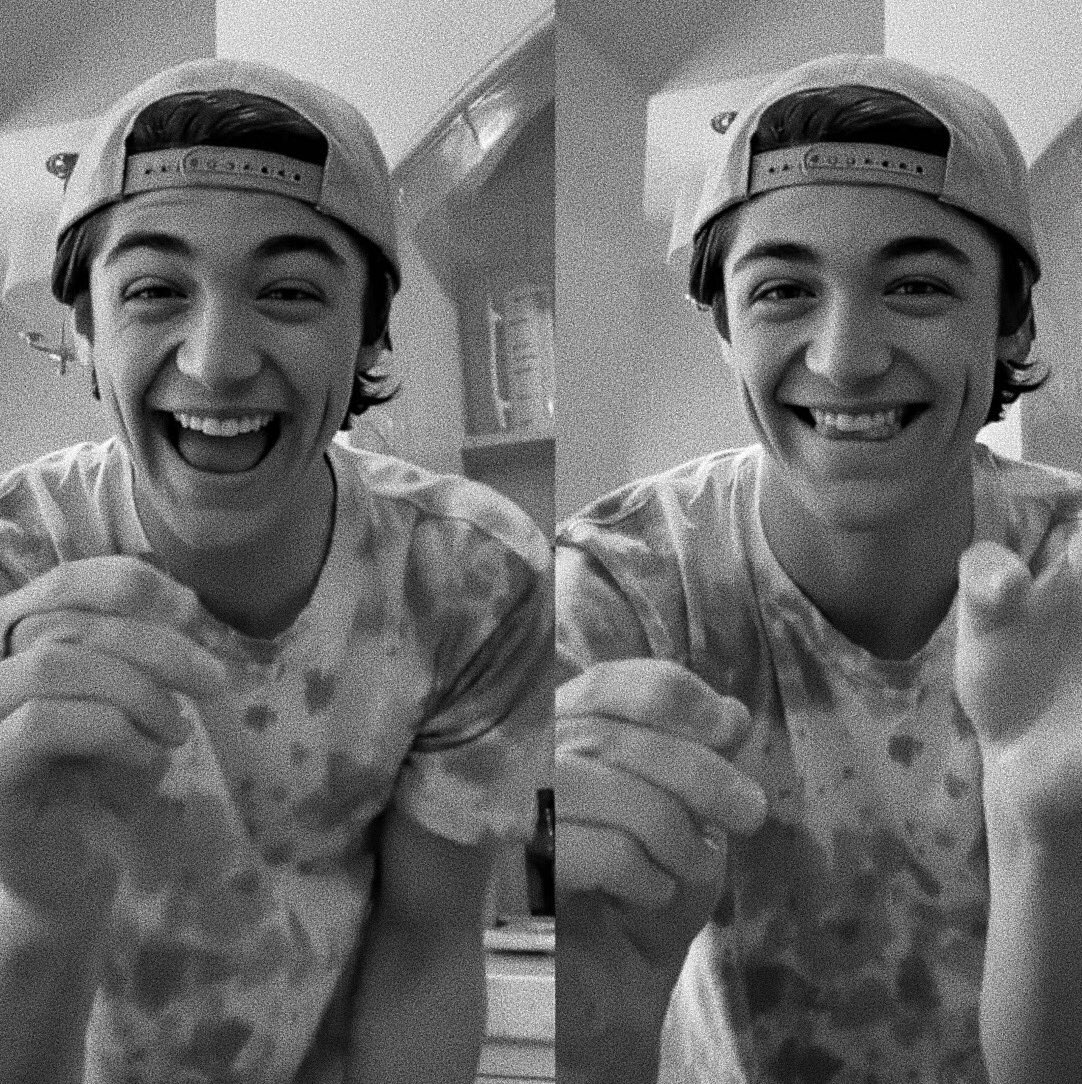 ganasdeverte__'s tweet photo. i love you 💗 #WeLoveYouAsher #GuiltyVideo @asherangel @AshersAngels https://t.co/zT83OhTsqK