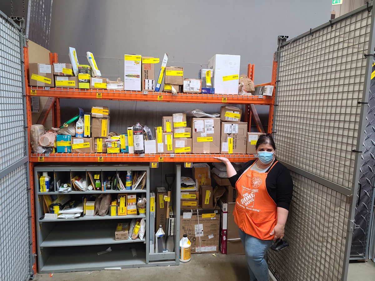 ASDS <a href="/Roseann74/">Roseann Mcmenemy</a> pitching in to help pick, stage and organize BOPIS orders!!! #4101 #TheRealSouthPhilly  <a href="/KristaMckinstry/">Krista McKinstry</a> @OASMDina4101 <a href="/TonyVickers01/">Tony Vickers</a> <a href="/Macman912/">Jimmy McKeaney</a>
