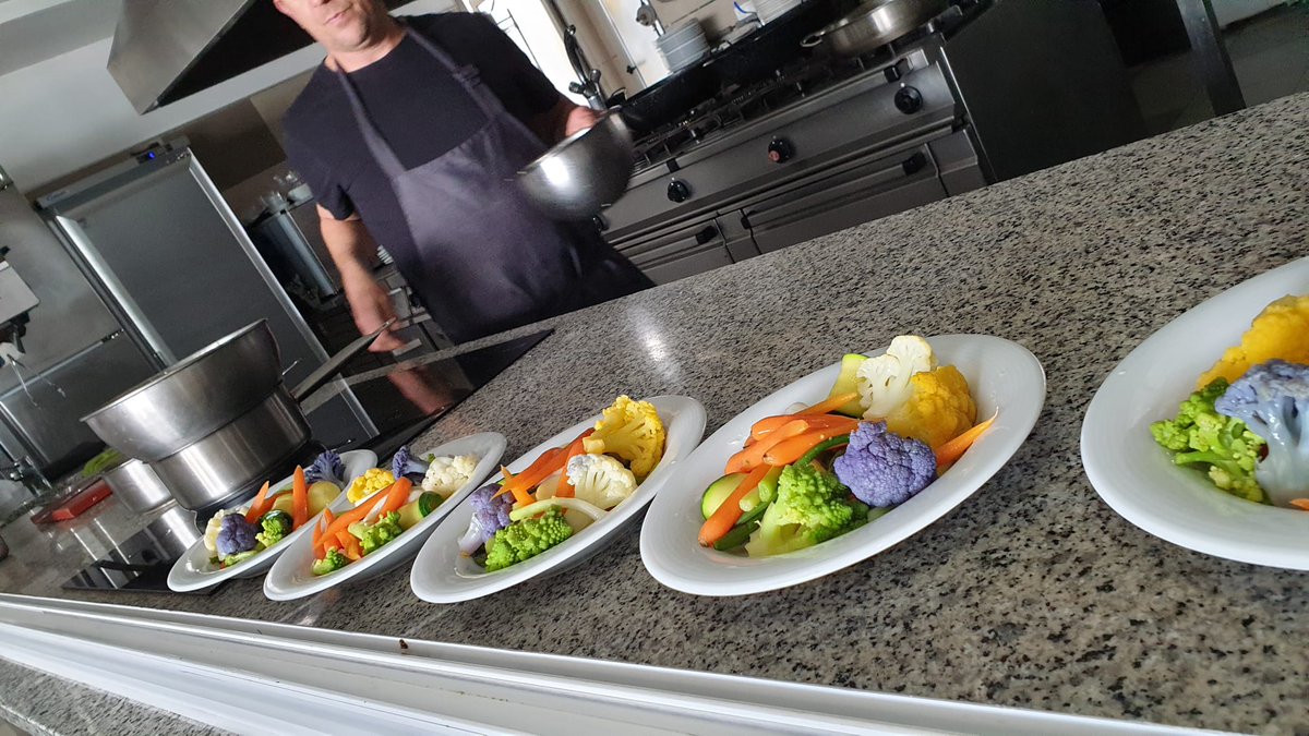 #Extremadura , naturaleza que enamora.👌🍳👨‍🍳🥦#🥕

#15Mayo #Fase1 #diainternacionaldelafamilia #cocinacasera #cocinandoamimanera 
#hispanidad #Merida #Food #foodlovers #verduras #vegetables