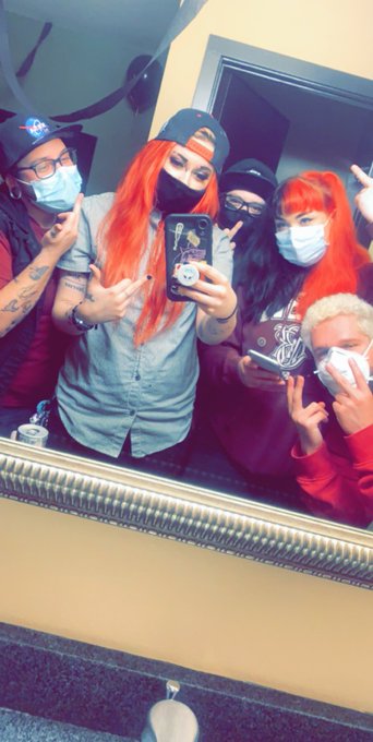 Emo birthday party was lit! Happy birthday babygirl https://t.co/5vls7jJqCK<a href="/tag/iloveyou"class="tags"><span>#iloveyou</span></a>