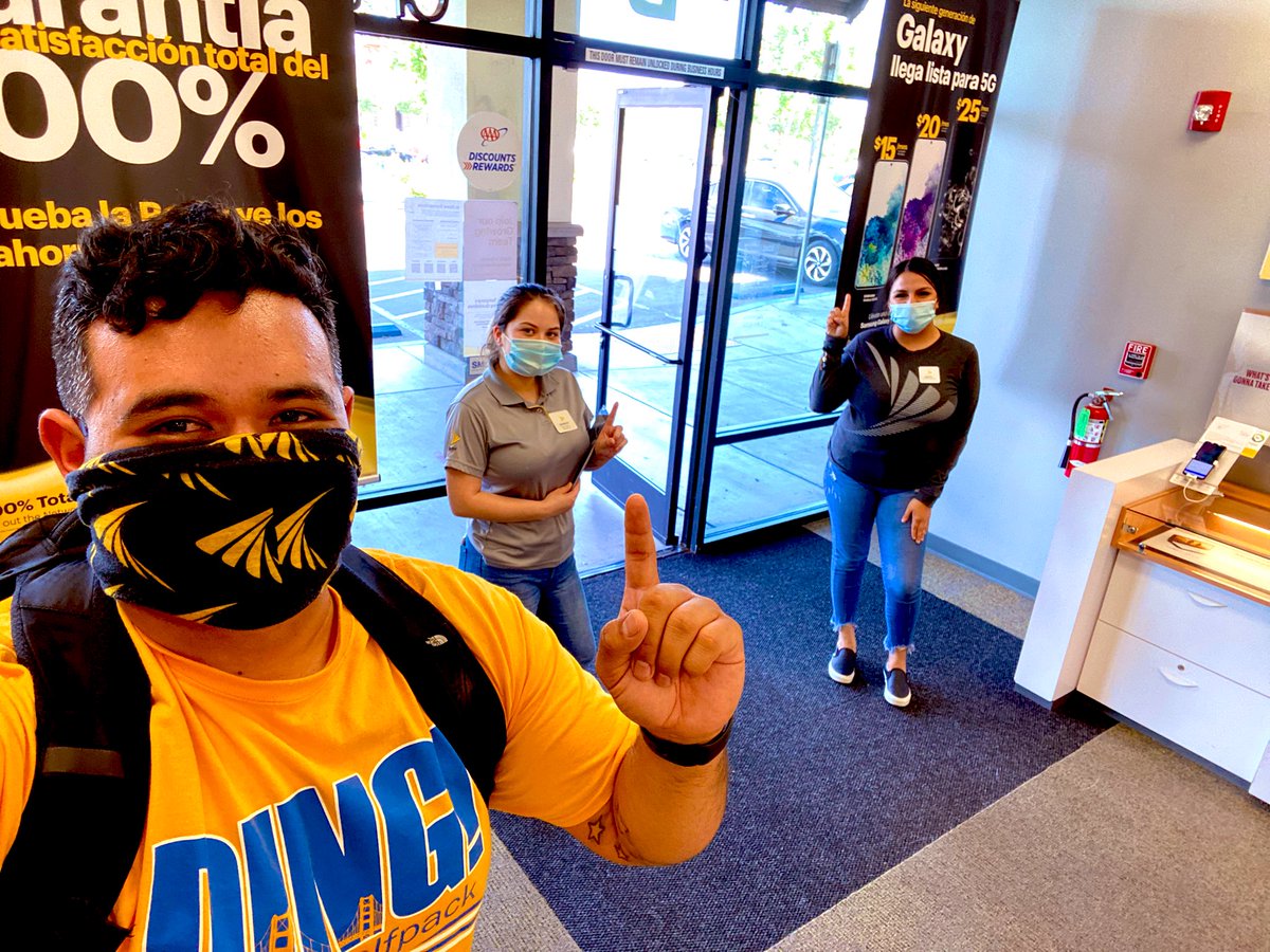 CVS_EW's tweet photo. Out here at LBS greeting customers at the door and driving that top notch customer experience! #FRS #Customerscomefirst #HavingFUN @NorCal_WL @wl_byoung @Pkushn @JamesLeeWC @Eli_Hy @AlexAlvaradoTMO https://t.co/xMmsq2tss6