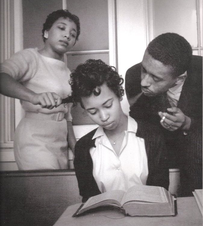 In this famous photograph by photojournalist Eve Arnold, a young civil rights activist is trained not to react to provocation at a 1960 non-violence training session in Virginia. bit.ly/2LAHbBy