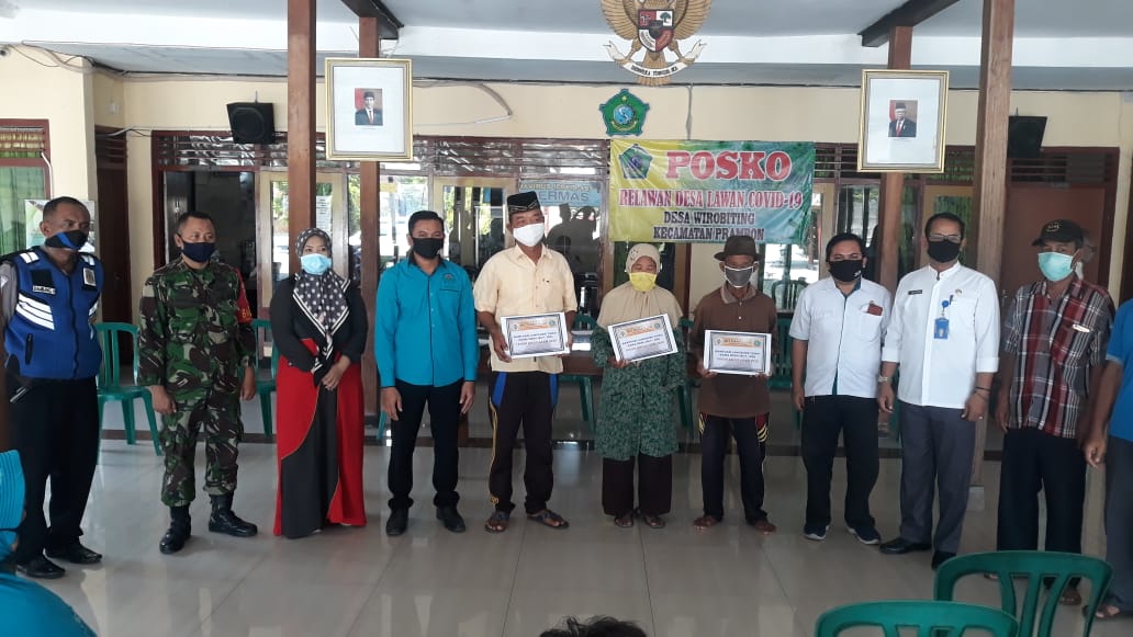 TppKecPrambon's tweet photo. Alhamdulillah ..
Kemarin desa Kedungwonokerto dan Wirobiting Kec. Prambon Kab. Sidoarjo sudah mulaienyalurkan BLT Dana Desa.
Semoga bermanfaat bagi keluarga penerima.
Amin..

@jokowi @halimiskandarnu @KemenDesa @kpw4jatim @ululazmishona @Reef_H_ID  @MOCHSAICHU https://t.co/SmSxwbY2YG