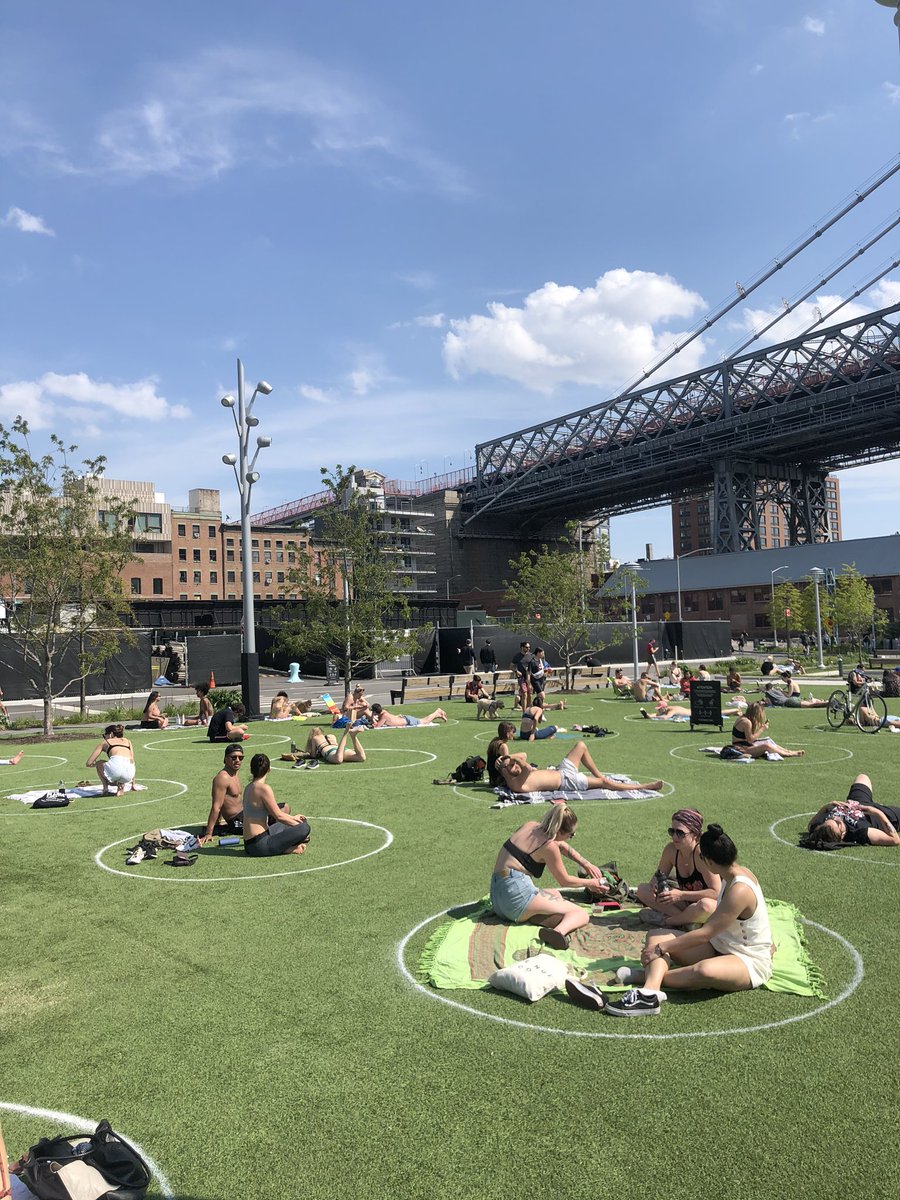 Reporting live from Williamsburg ⚪️⚪️⚪️