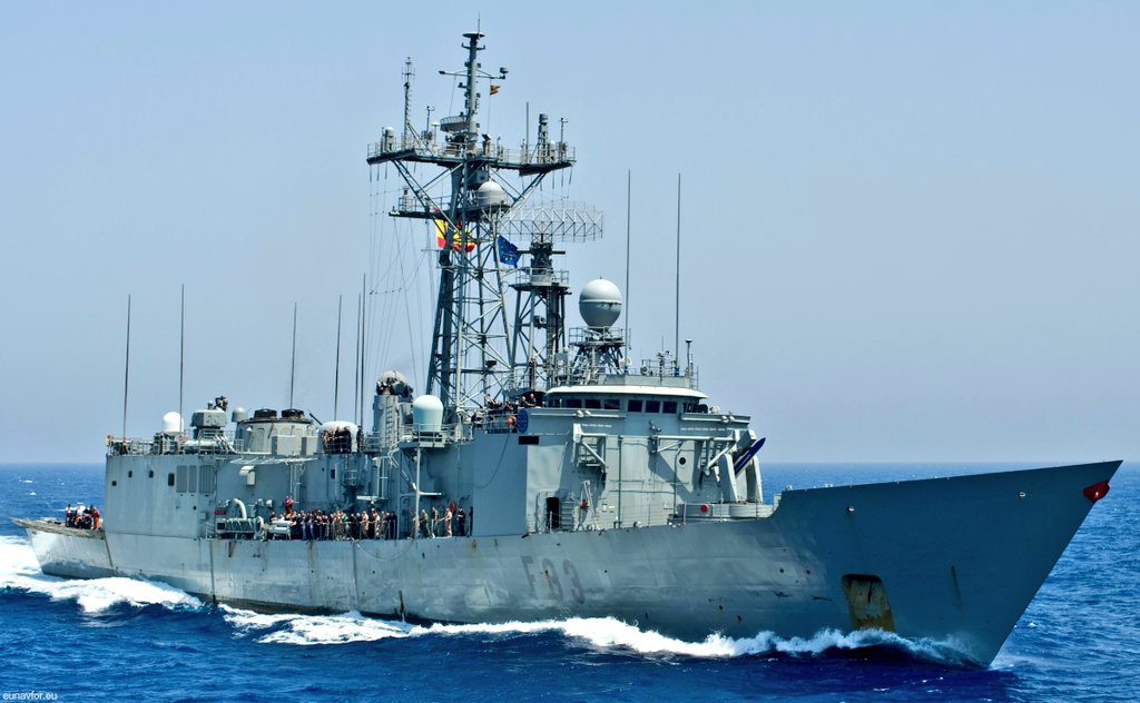 FlMichele69's tweet photo. Frigates
#BergaminiF590 #Bergaminiclass
#ItalianNavy🇮🇹
#NumanciaF83 #SantaMariaclass #OHPerryType🇺🇸 #SpanishNavy🇪🇸
together for protection @WFP ships & patrolling the Western Indian Ocean
@EUNAVFOR @ItalianNavy @Armada_esp @WarshipsIFR @navalnewsnet @cimsec_caribsea @AirPowerAsia https://t.co/dqpHfxOHIq