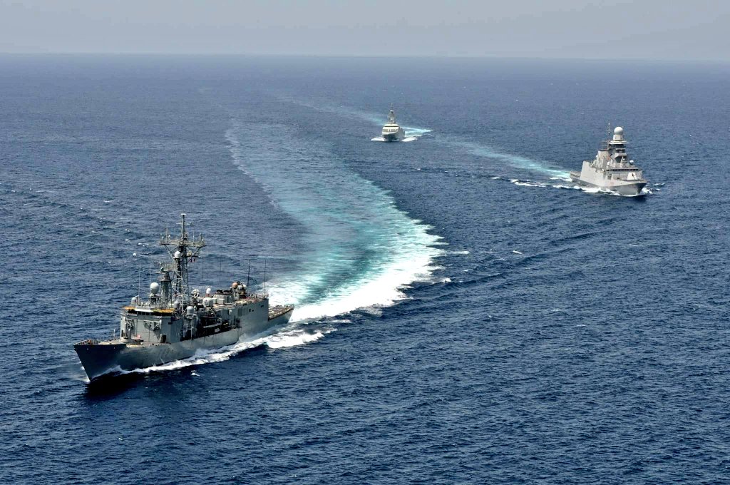 FlMichele69's tweet photo. Frigates
#BergaminiF590 #Bergaminiclass
#ItalianNavy🇮🇹
#NumanciaF83 #SantaMariaclass #OHPerryType🇺🇸 #SpanishNavy🇪🇸
together for protection @WFP ships & patrolling the Western Indian Ocean
@EUNAVFOR @ItalianNavy @Armada_esp @WarshipsIFR @navalnewsnet @cimsec_caribsea @AirPowerAsia https://t.co/dqpHfxOHIq