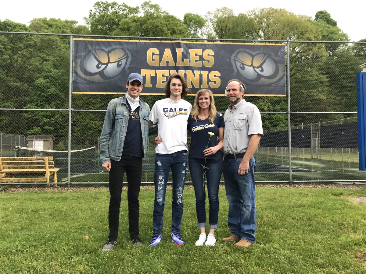 LHSGalesOffice's tweet photo. Senior Night for Tennis Seniors Wyatt and Chris at the Rod Ishida Tennis Center. Pictures were taken by individual family appointments. #granvillepike https://t.co/8ugCGTAjs1