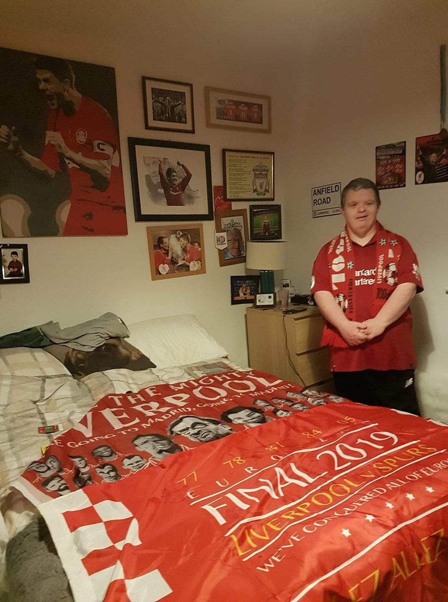 MillerNatmi's tweet photo. My brother Paul is turning 40 on the 22nd of May, and is the biggest LFC supporter.Sadly we can’t throw a party because of Covid but to make his milestone birthday extra special We were wondering if any of the team could reach out to him with a birthday message please. #LFC https://t.co/Qu1BPcpp2m