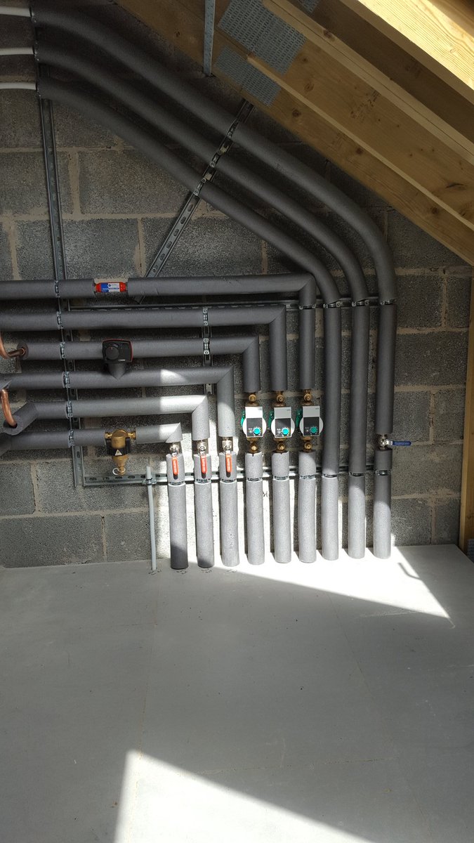 Good day today, <a href="/myGrantUK/">Grant UK</a> thermal store, boiler and thermal next year, no imi as stock is low and need to dump these extra vessels 😂, lovely <a href="/WiloUK/">Wilo UK LTD</a> pumps, sacrificial anode as ph is 6.1  well water, domestic is all mlcp, rads, mix uf. Have a good weekend my friends 👌👍🏻
