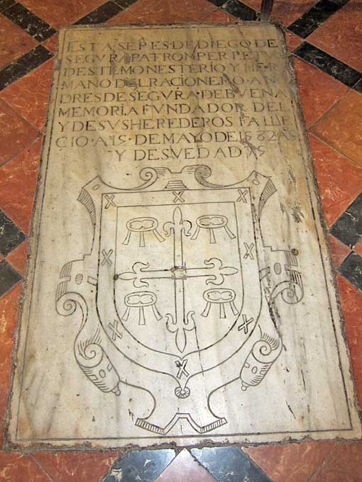 DominguezArjona's tweet photo. Un #15deMayo de 1582 #talDiaComoHoy LA HISTORIA DEL  EX-CONVENTO DE LA PAZ  EN LÁPIDAS FUNERARIAS https://t.co/Z0s2IDNJSP #Sevilla #TDSCultura #tumbas #lapidas https://t.co/9T30guzPNL