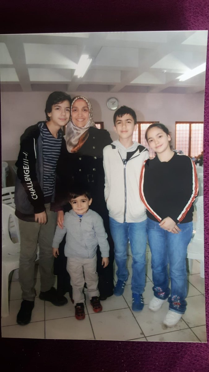 yilmaz_kapici's tweet photo. Abdulkadir Baş tam 3 yıldır
Tokat Cezaevinde hücrede

Eşi Bedia Baş oda 3 yıldır cezaevinde
4 tane çocuk anne babalarından uzakta ve onlarda birbirinden ayrılar
Aile paramparça olmuş durumda

Cezaevleri ÖlümeSürüklüyor
Yapılan zulüm yetmezmi https://t.co/iQPvZHNUnP