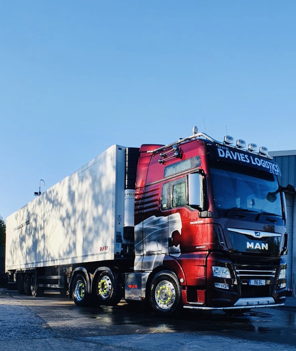She’s gleaming and ready to go  🥰🚛#mantrucks